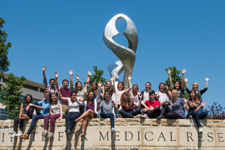 Group photo of Summer Scholar class of 2016
